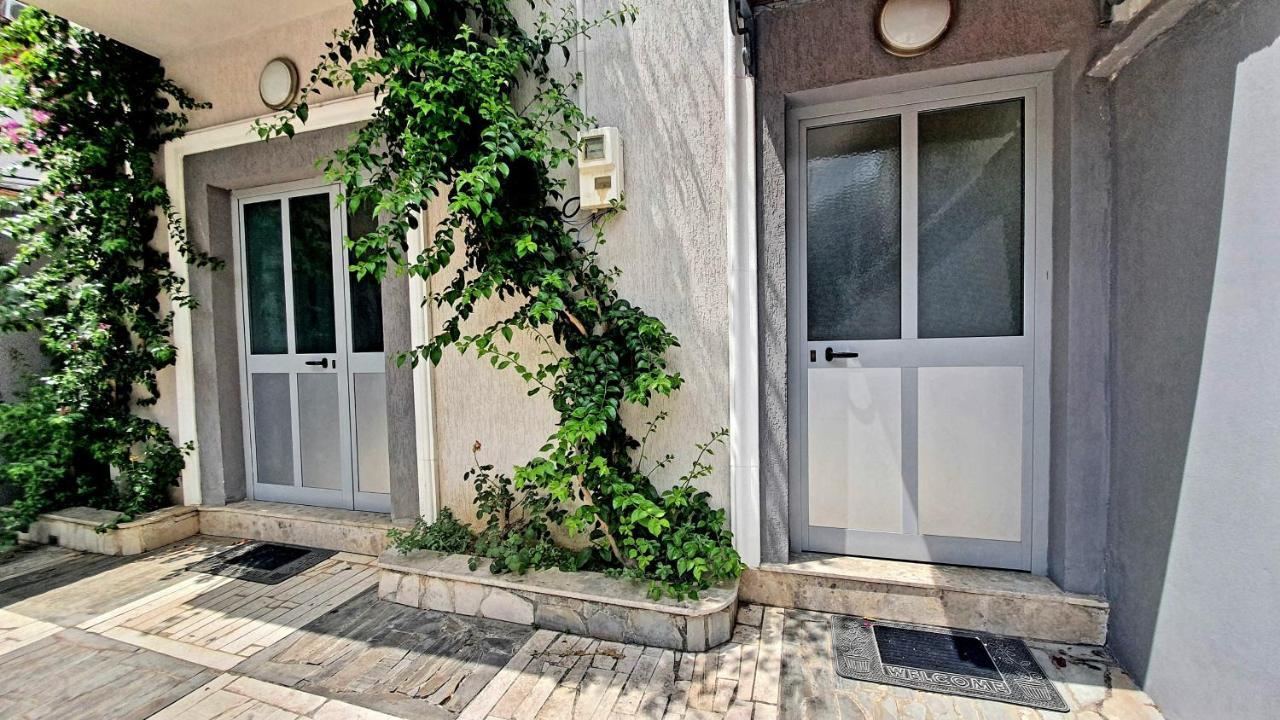 A Cheerful Villa With Free Parking Space Tiran Dış mekan fotoğraf